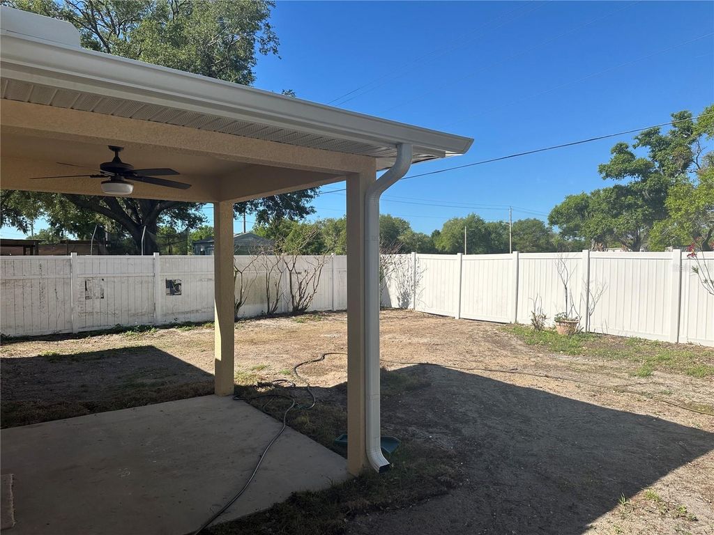 Photo of 1072 Bridlewood Way, Brandon, FL 33511 (MLS # TB8494118)