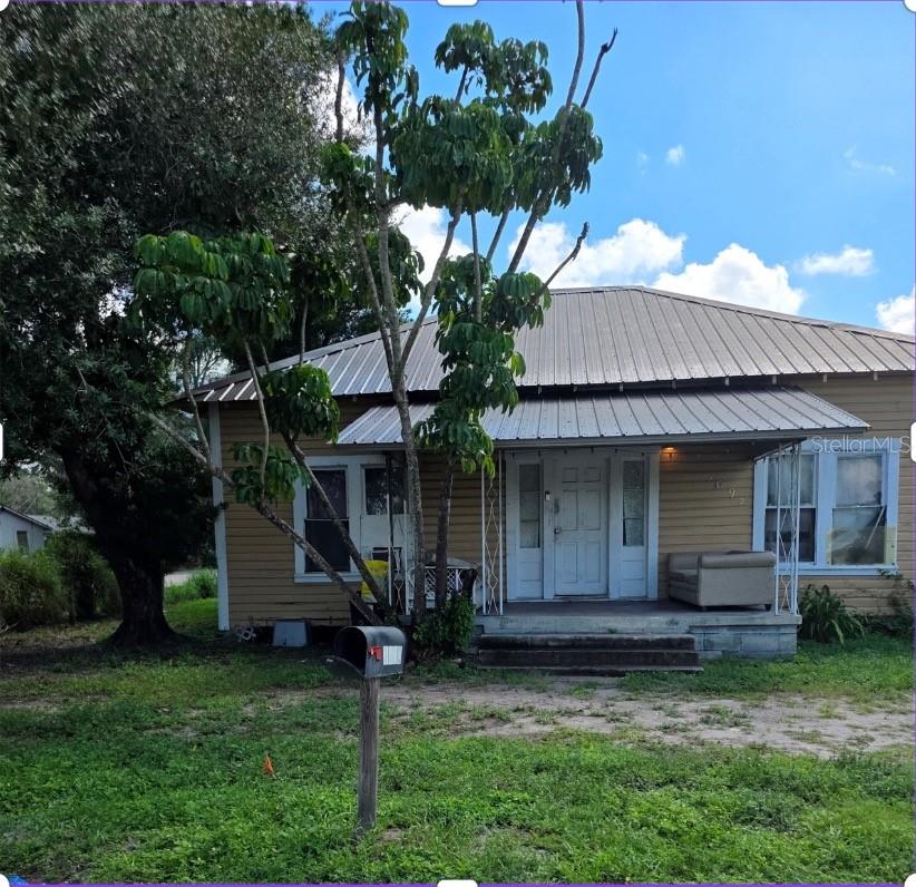 Photo of 1092 SE Hillsborough Avenue, Arcadia, FL 34266 (MLS # A4706644)