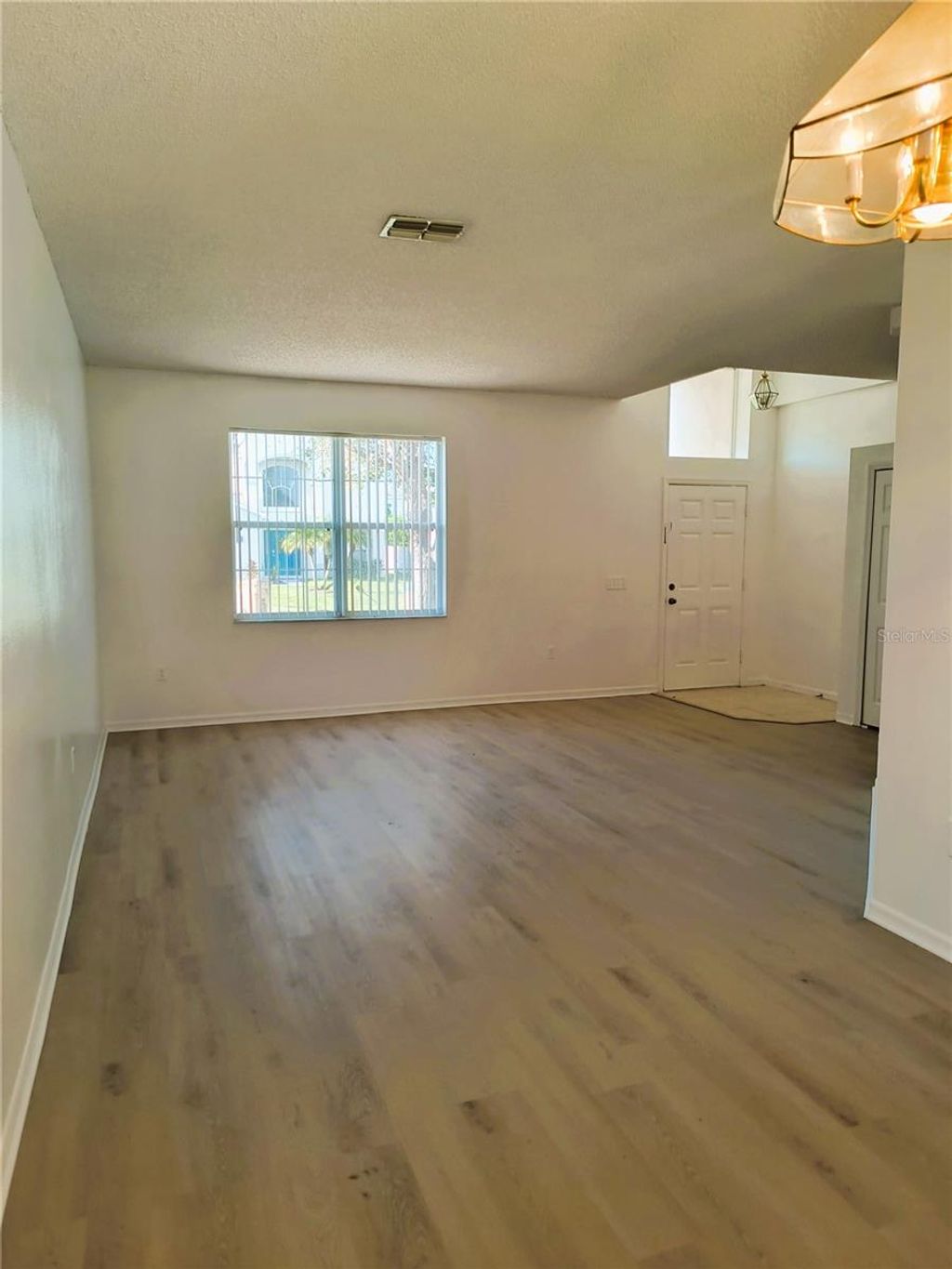 Photo of 366 Aylesbury Court, Kissimmee, FL 34758 (MLS # S5135652)