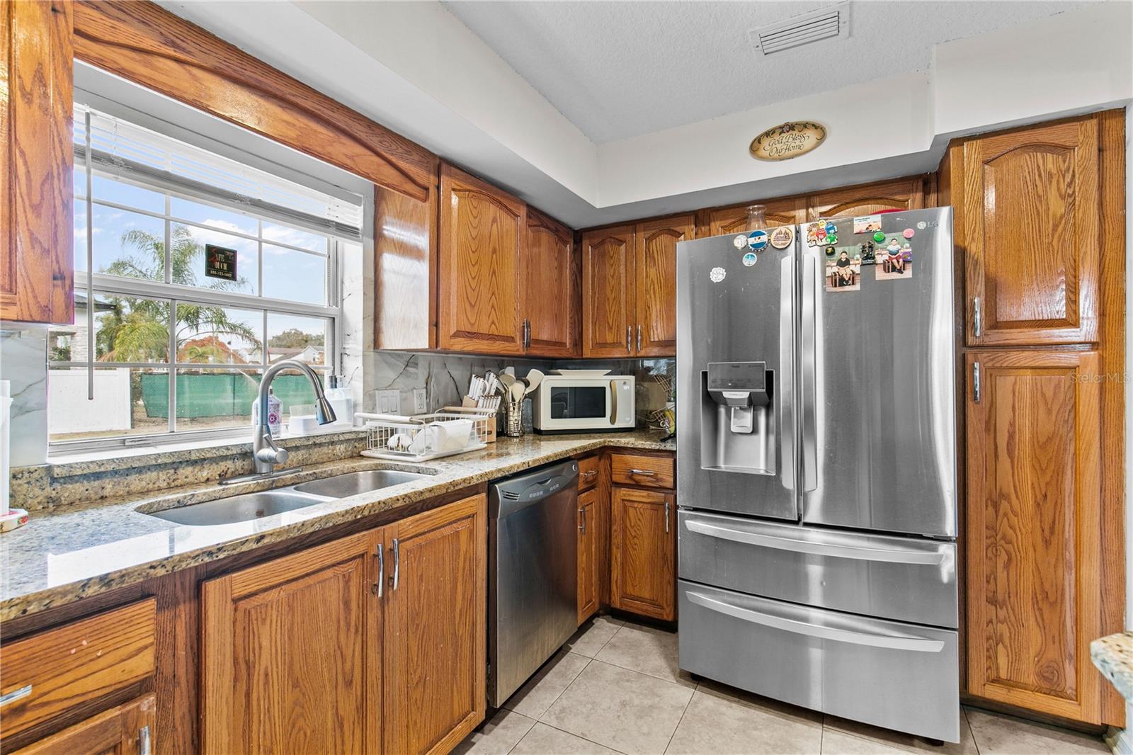 LAKEVIEW FARMS - Residential