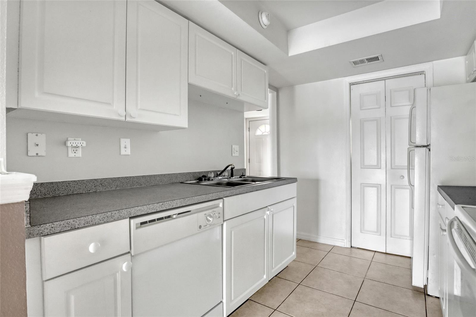 OAK PARK VILLAS OF BREVARD CONDO - Residential
