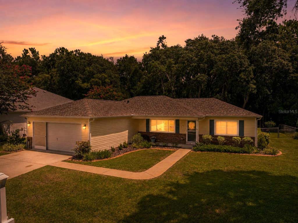 Photo of 14366 SW 115th Circle, Dunnellon, FL 34432 (MLS # OM730930)