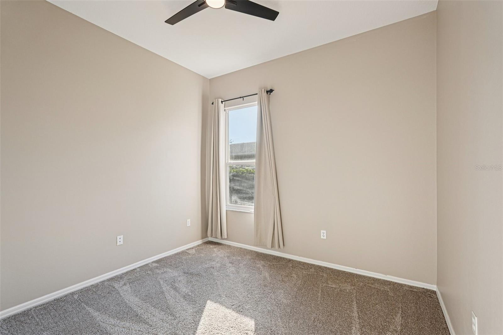 COUNTRY CREEK SUB PH 1 - Residential Lease