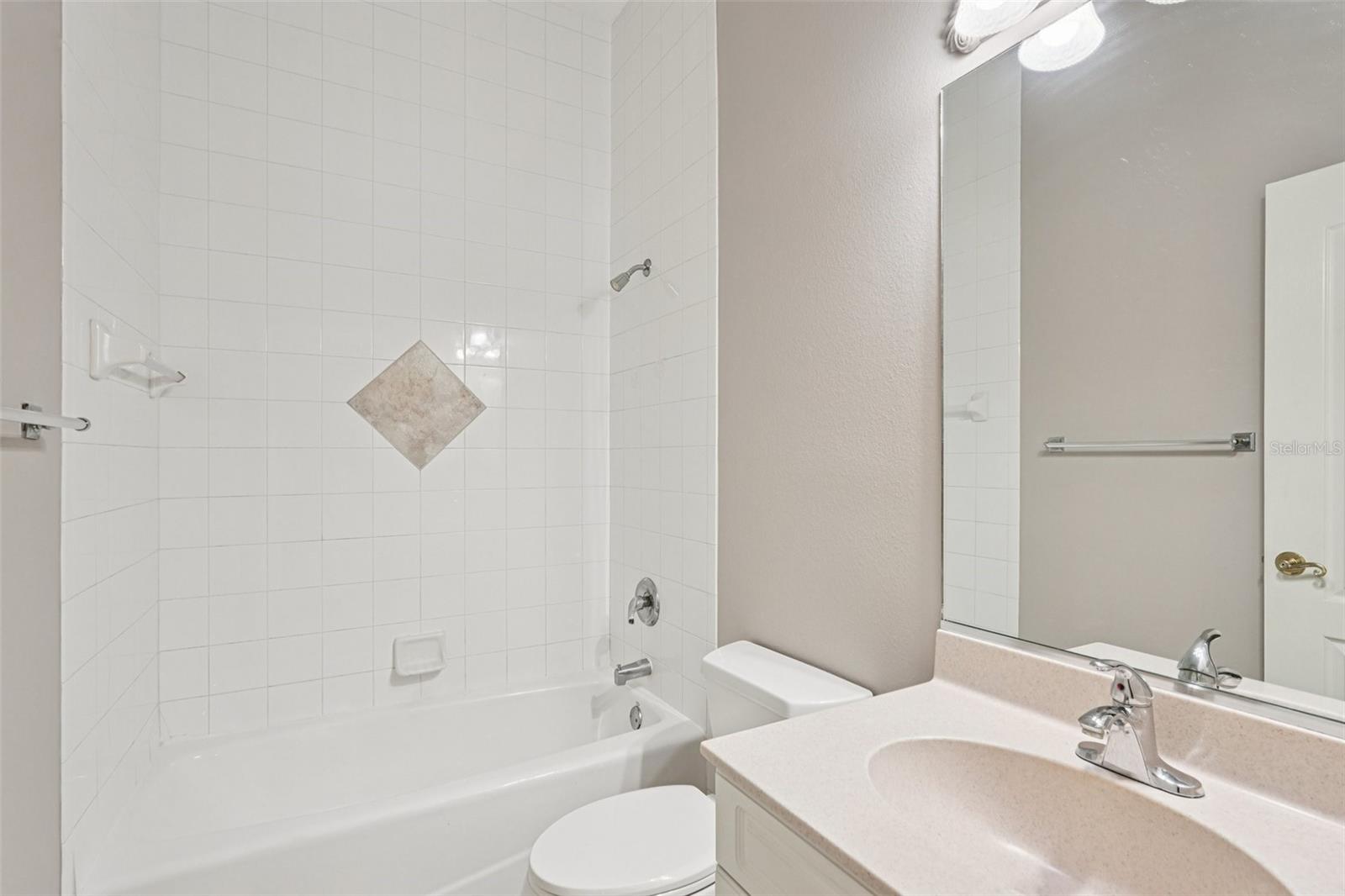 COUNTRY CREEK SUB PH 1 - Residential Lease