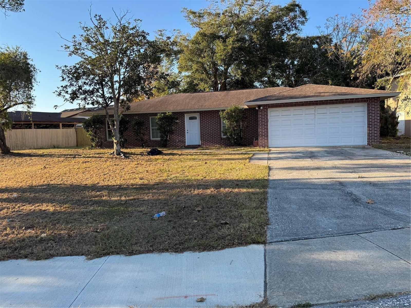 This one will not last long, Property has Ceramic Tiles throughout. It is close to major Highways, Restaurants, Schools and Churches