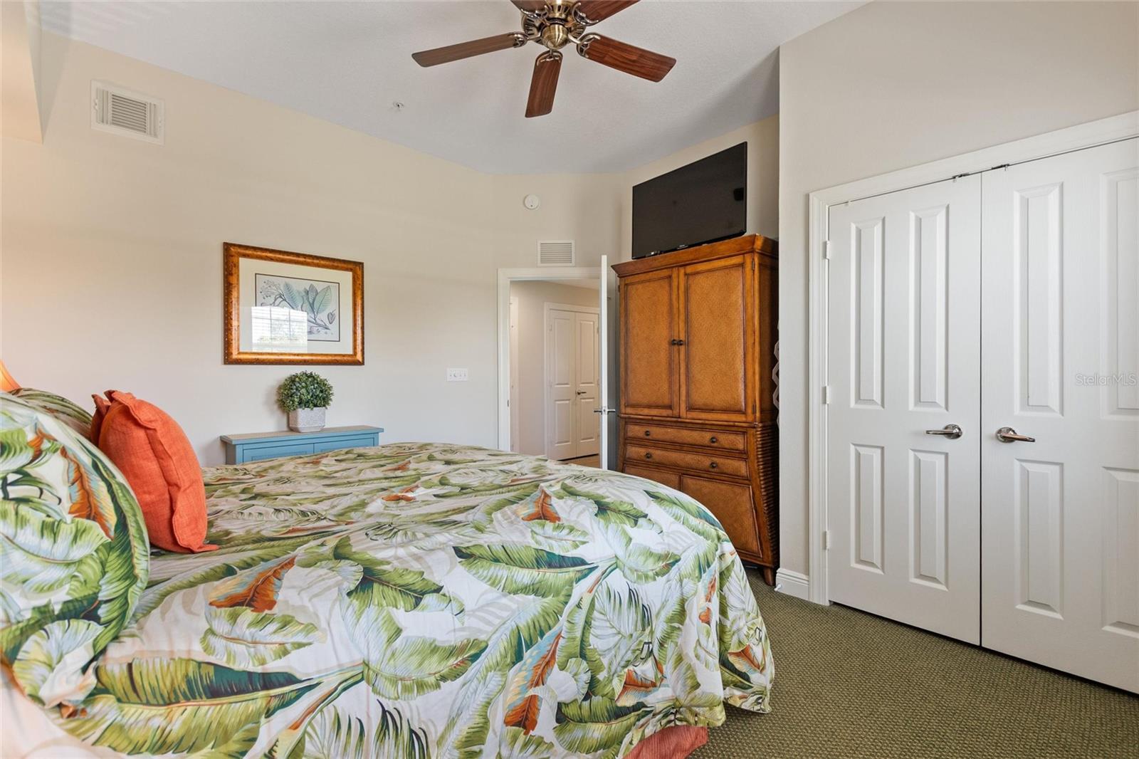 HERITAGE CROSSING CONDO PH 3 - Residential