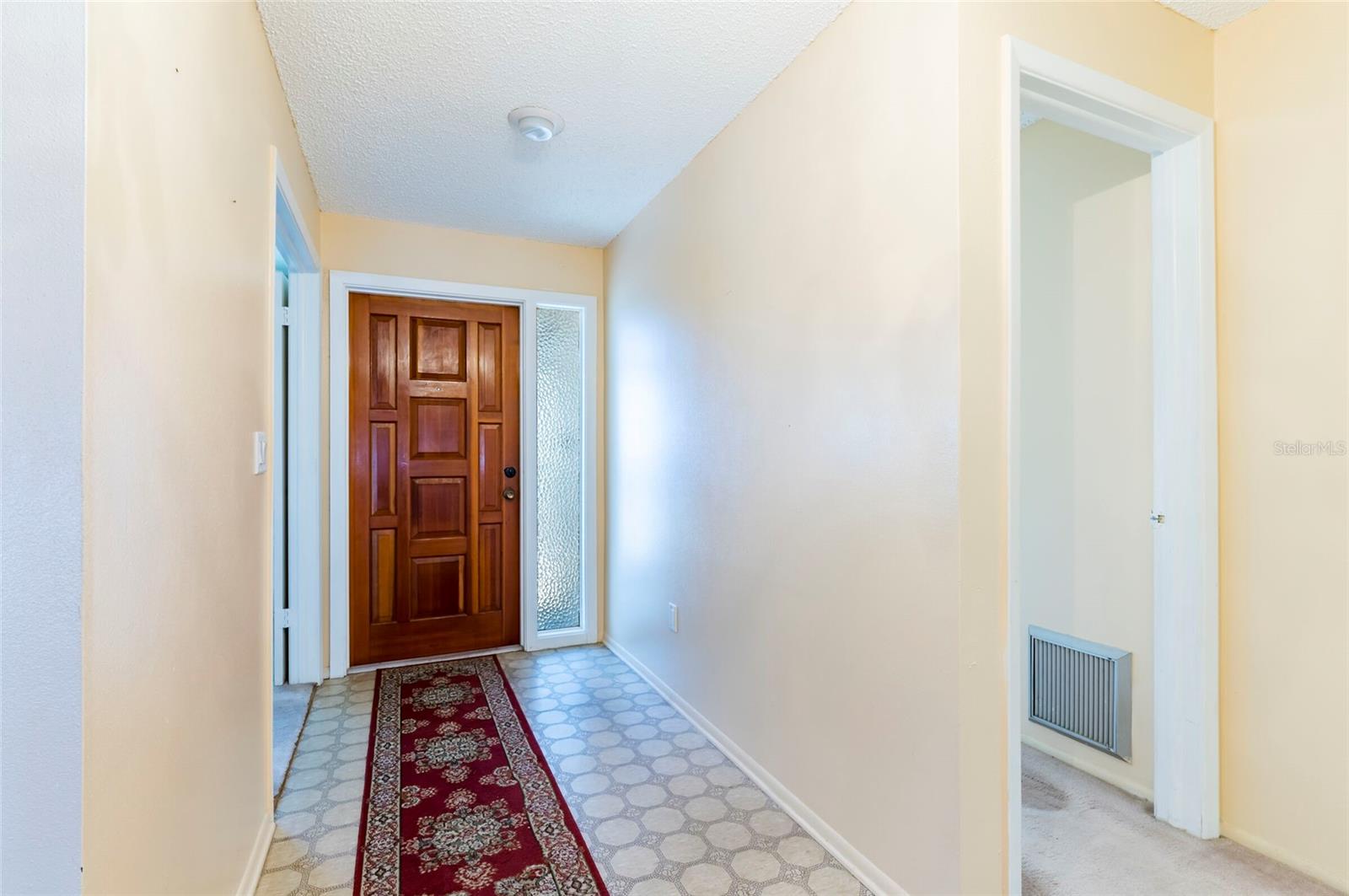 2456 TIMBERCREST CIRCLE W