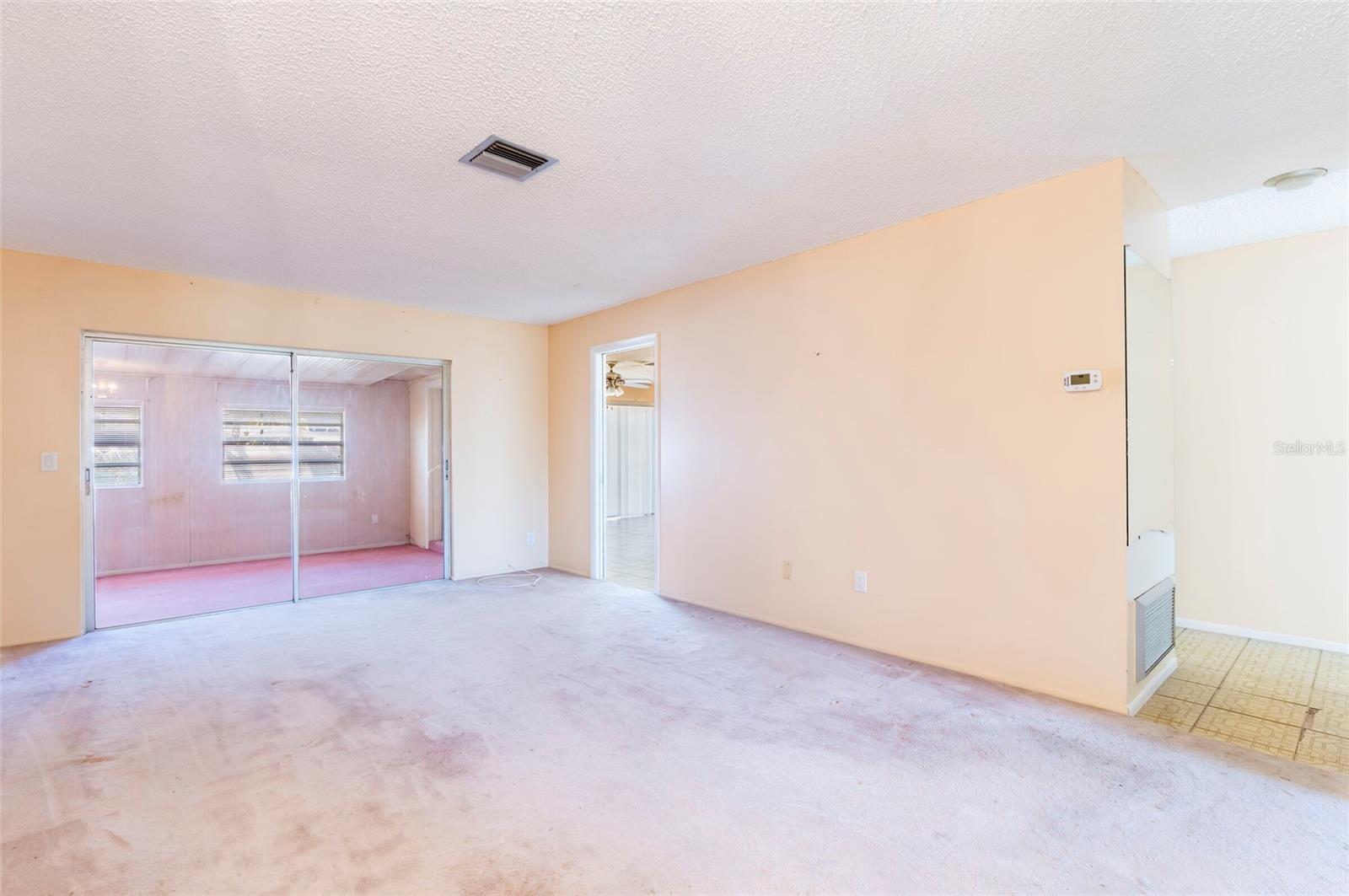 2456 TIMBERCREST CIRCLE W