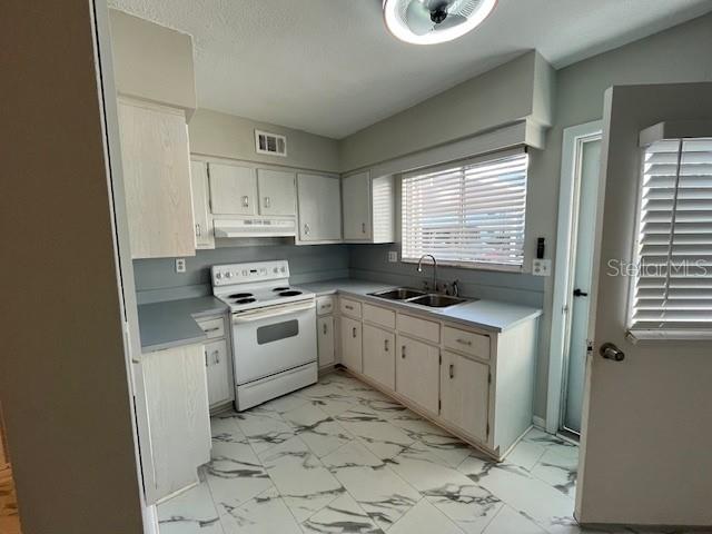 VENETIAN - Residential Lease