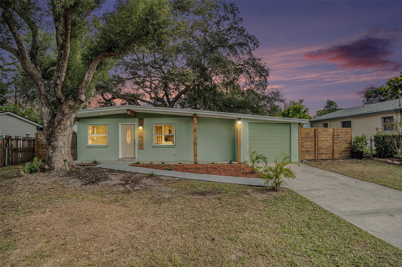 TAMPAS NORTH SIDE COUNTRY CLU - Residential