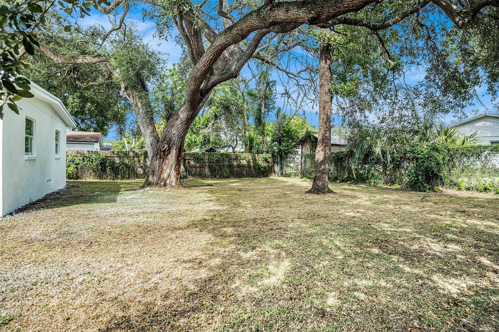 TAMPAS NORTH SIDE COUNTRY CLU - Residential