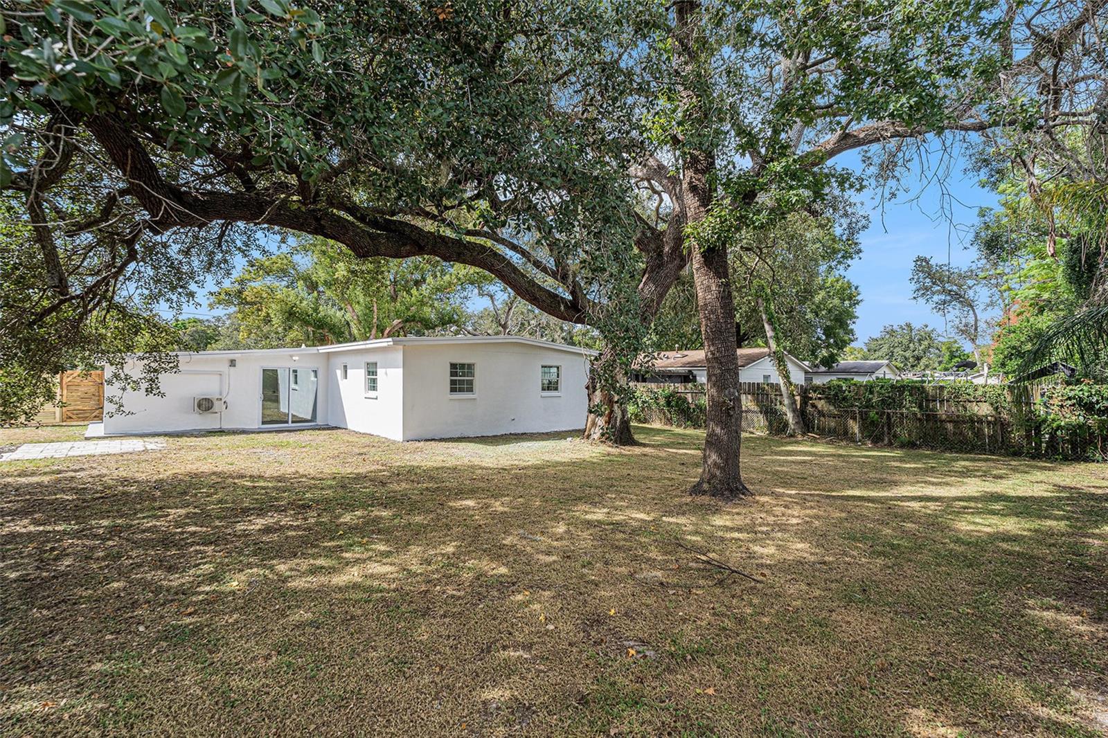 TAMPAS NORTH SIDE COUNTRY CLU - Residential