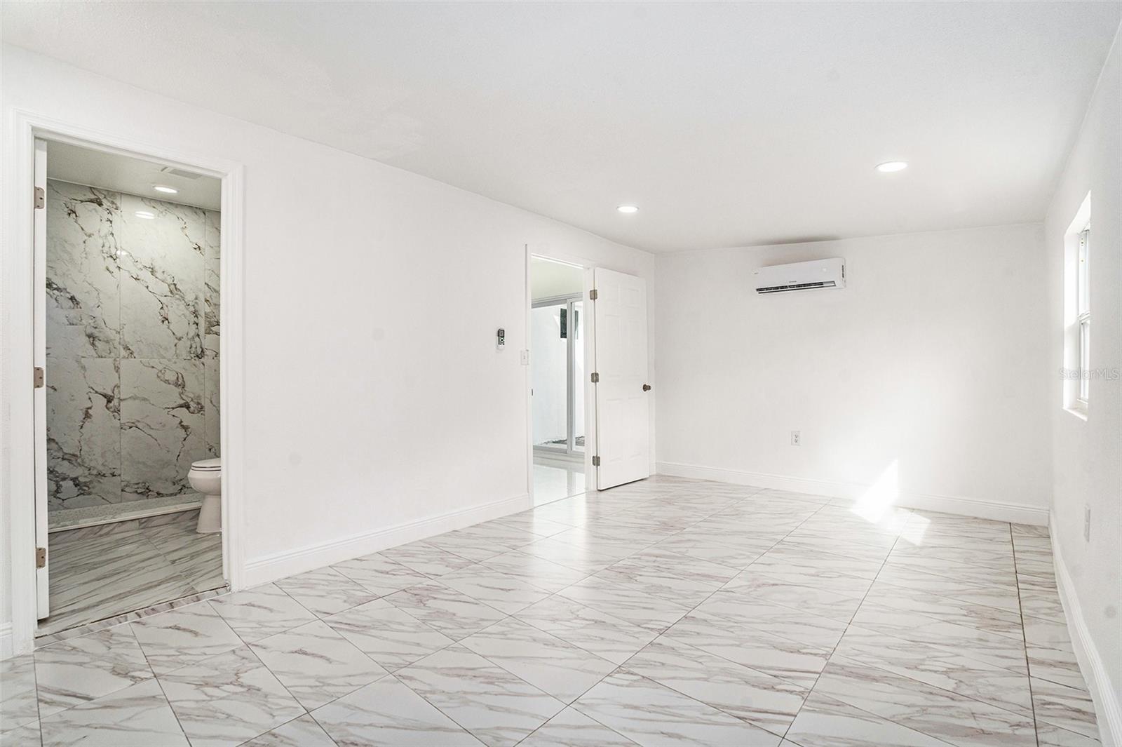 TAMPAS NORTH SIDE COUNTRY CLU - Residential