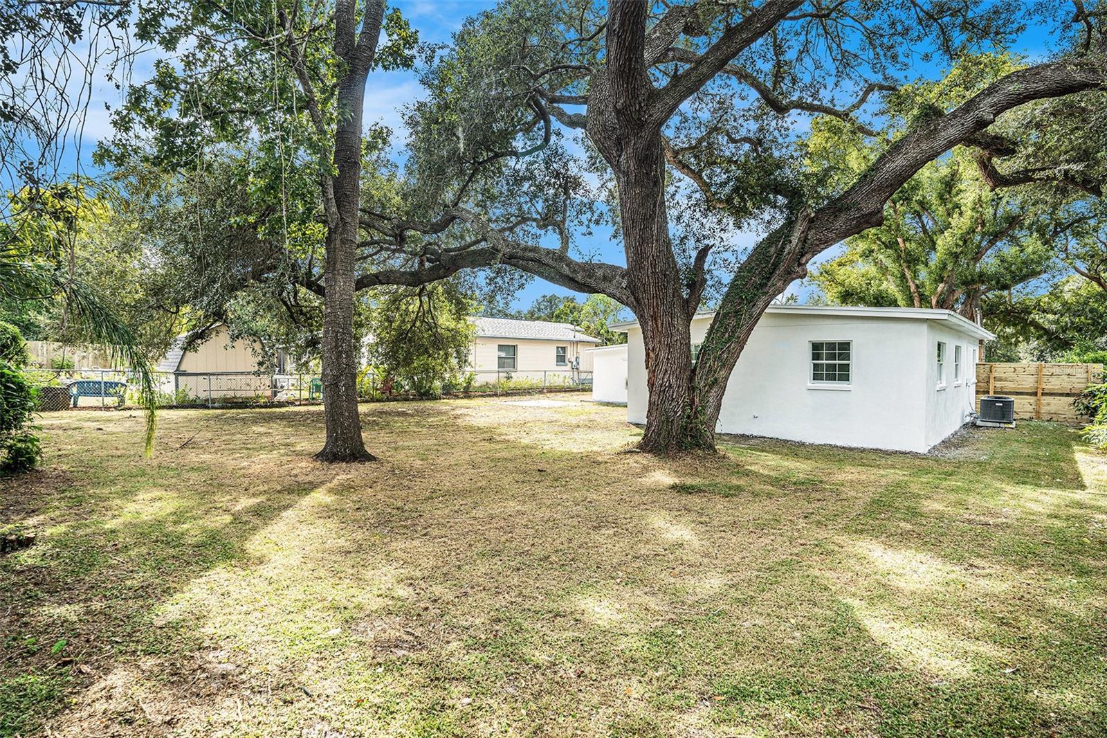 TAMPAS NORTH SIDE COUNTRY CLU - Residential