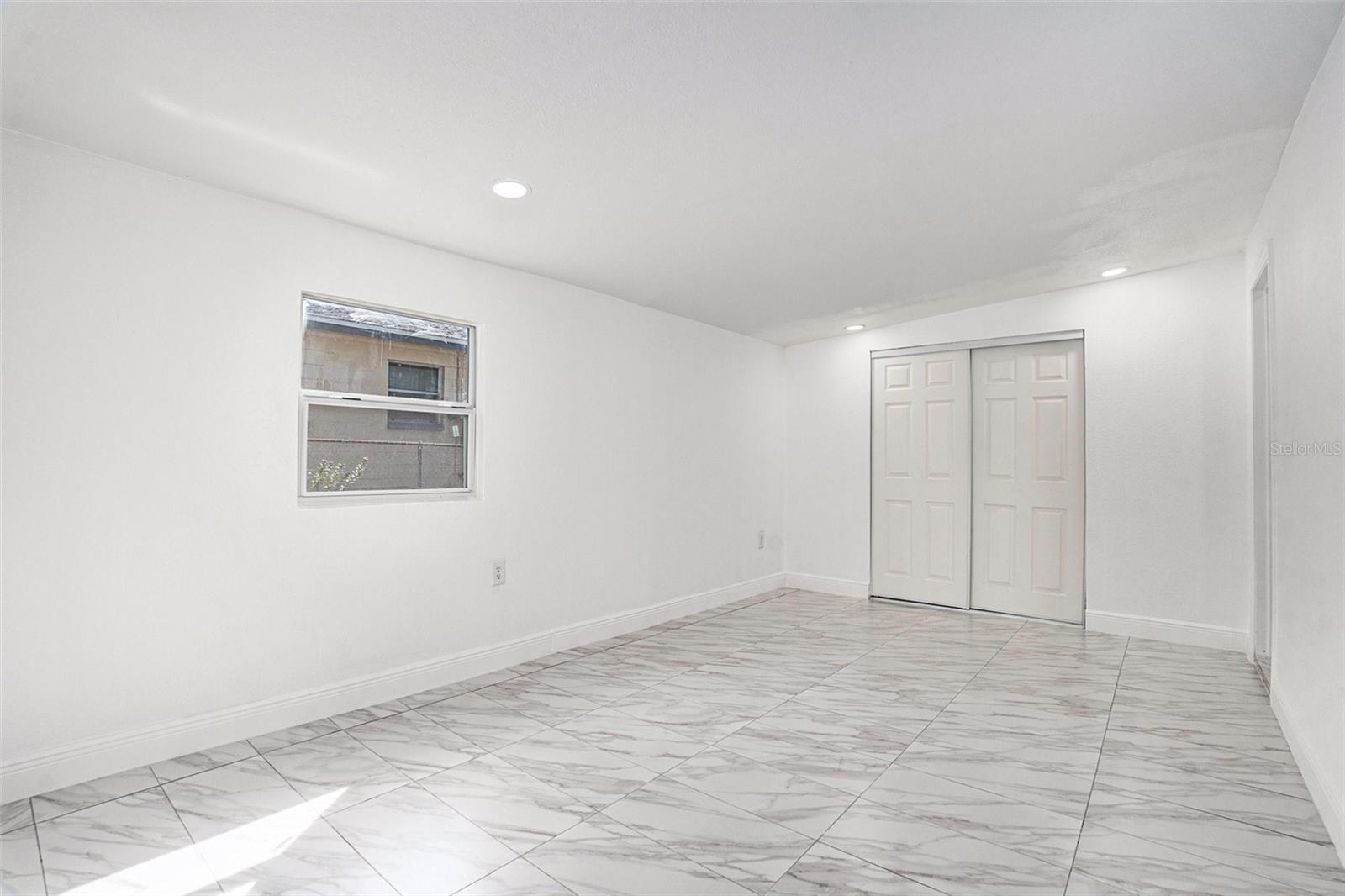 TAMPAS NORTH SIDE COUNTRY CLU - Residential