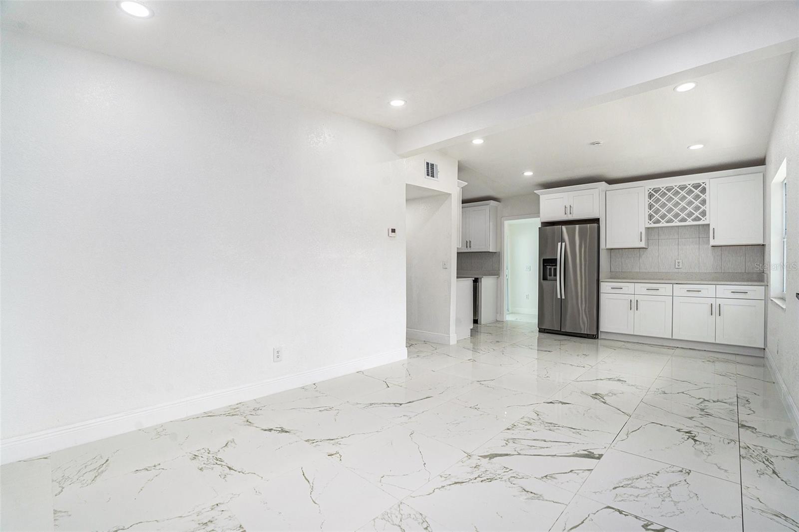 TAMPAS NORTH SIDE COUNTRY CLU - Residential