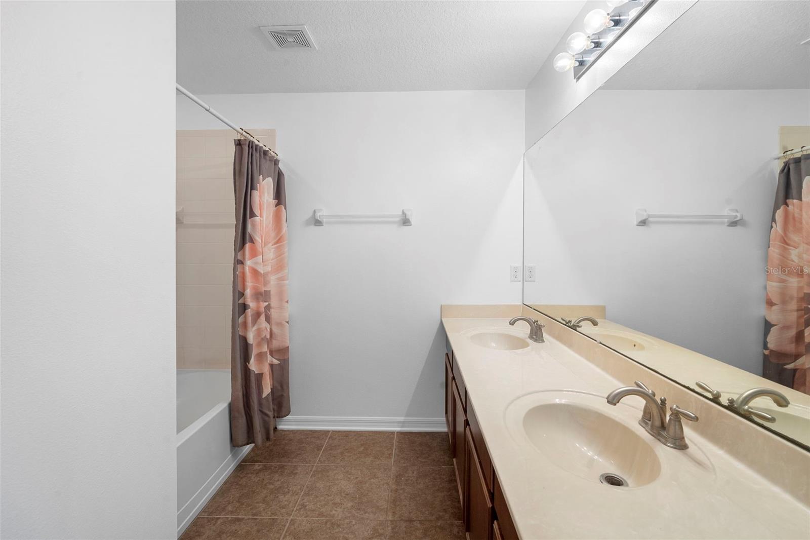 TIERRA BELLA SUB - Residential