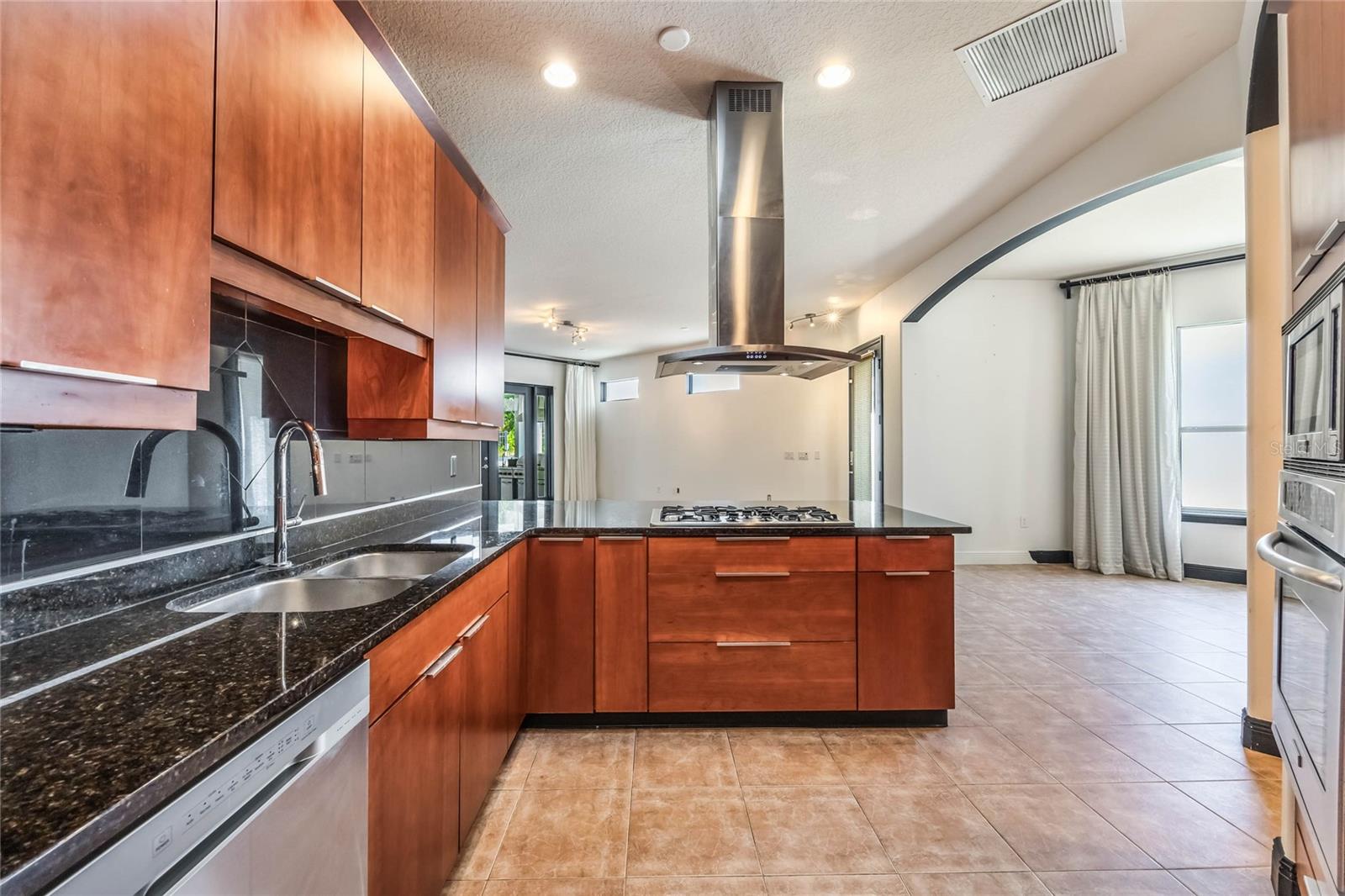 349 LA CREEK COURT