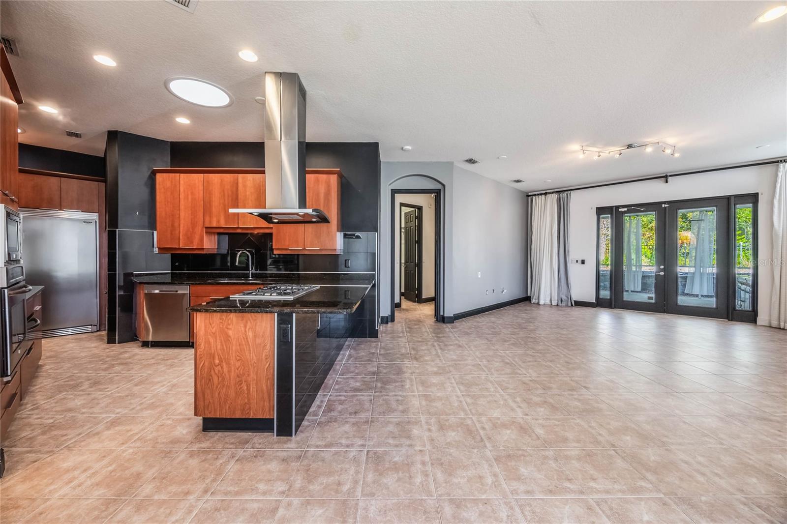 349 LA CREEK COURT
