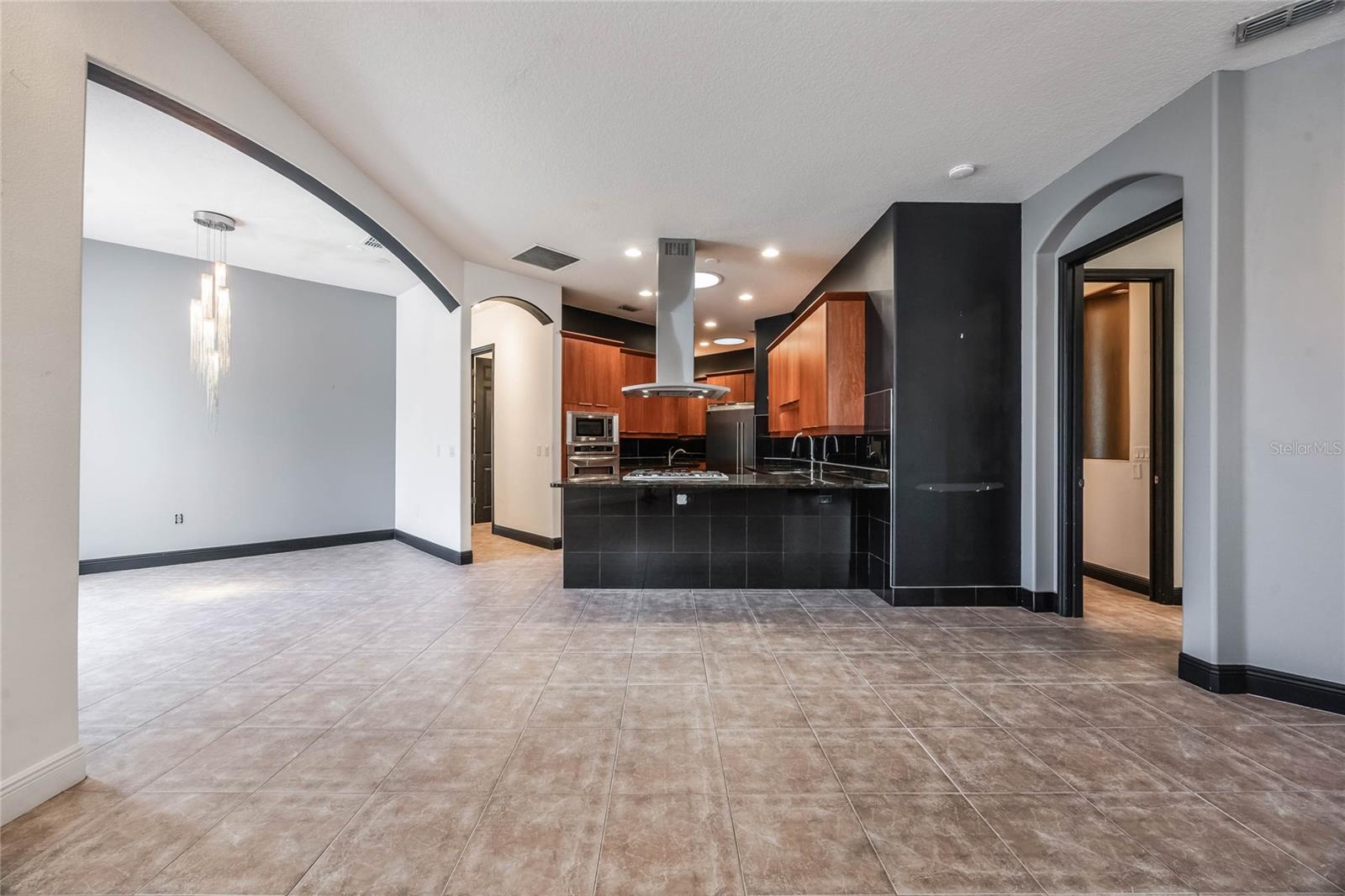 349 LA CREEK COURT