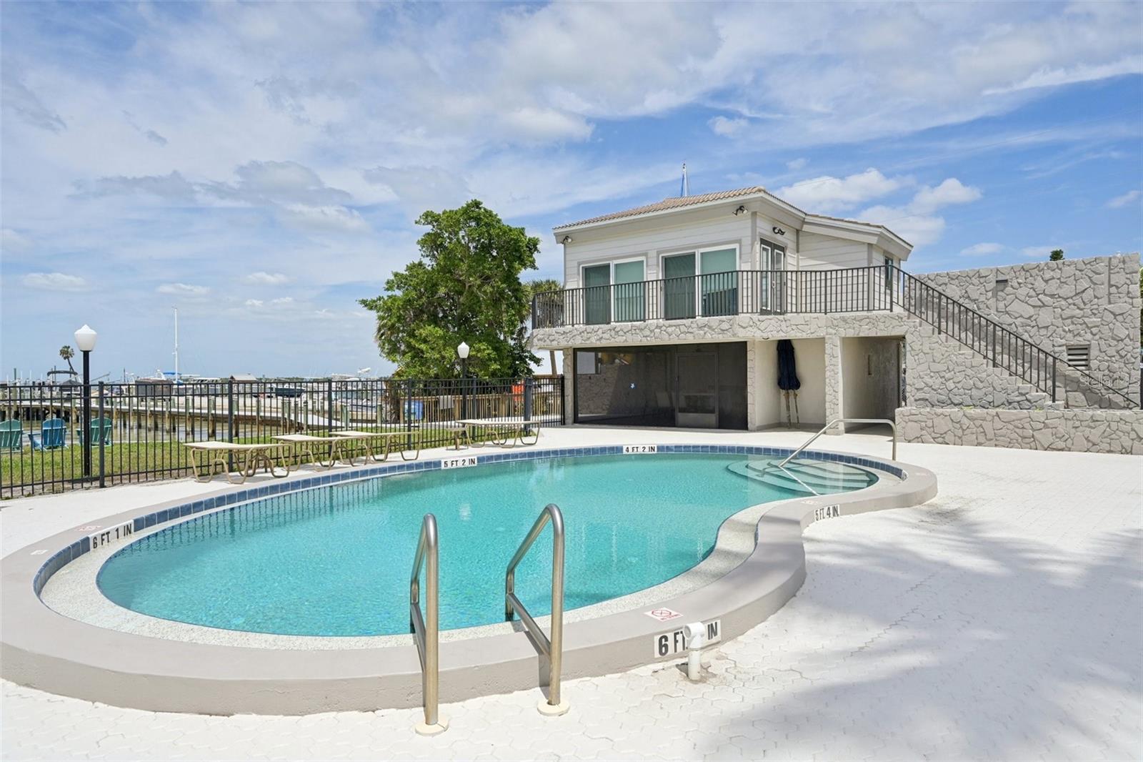 RIVER HARBOR WEST - Residential