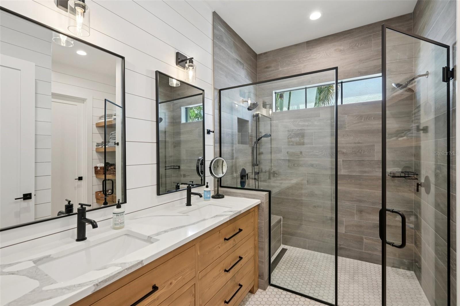 RIVER HARBOR WEST - Residential