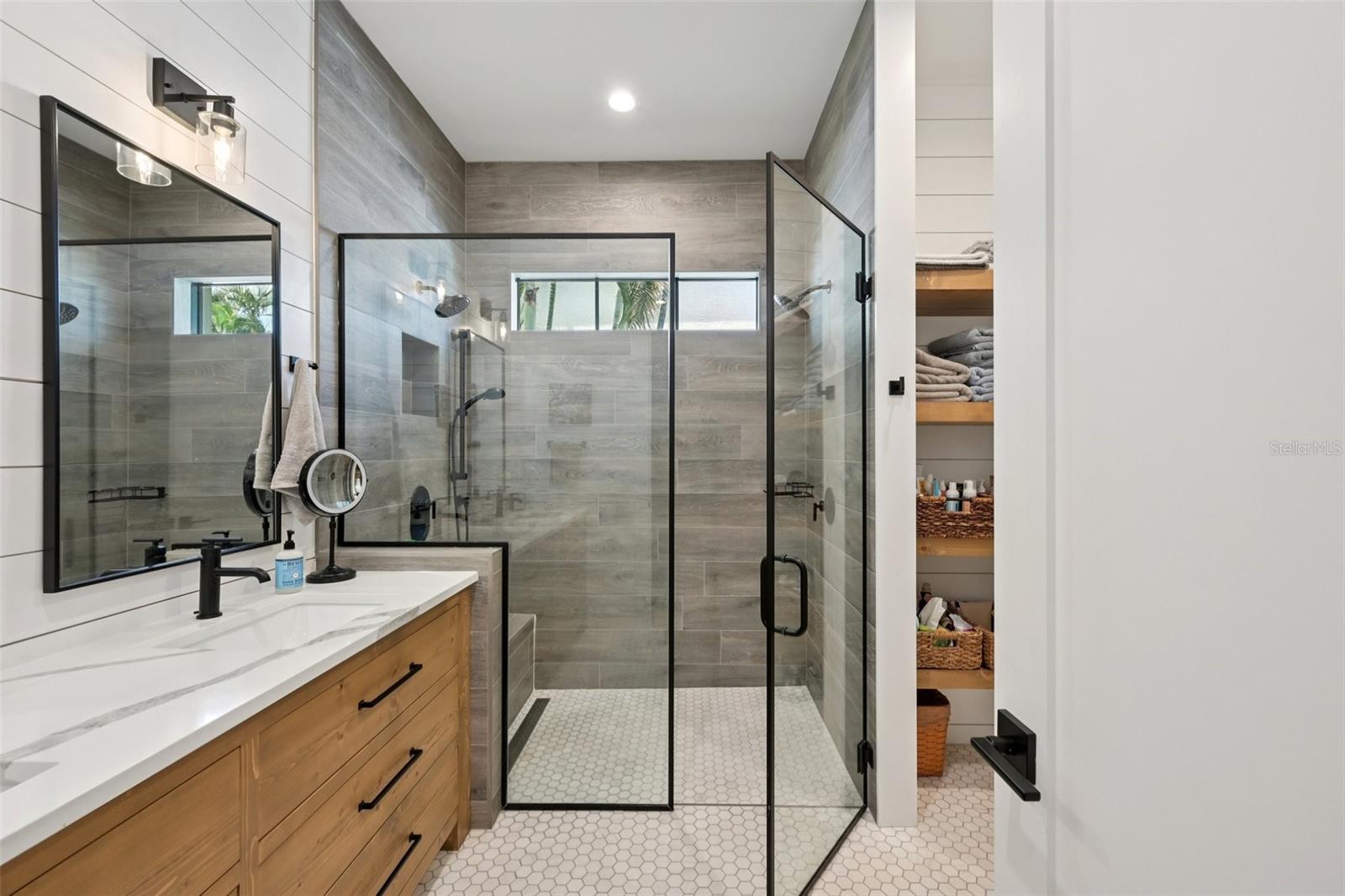 RIVER HARBOR WEST - Residential