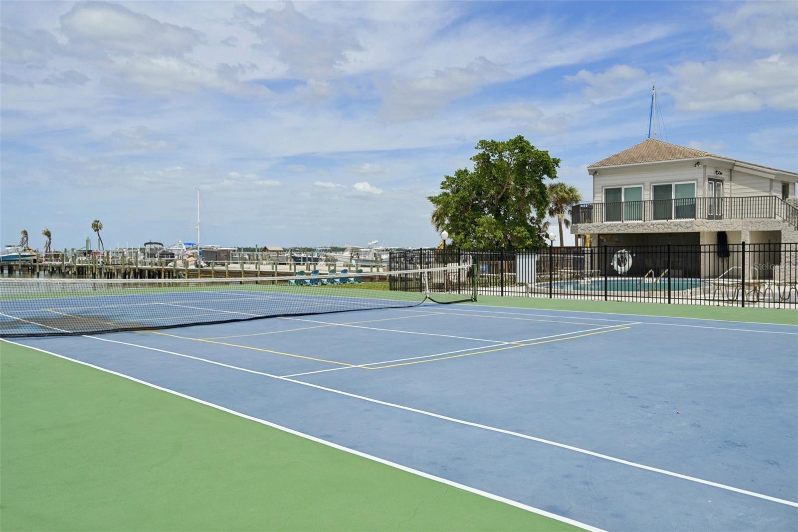 RIVER HARBOR WEST - Residential