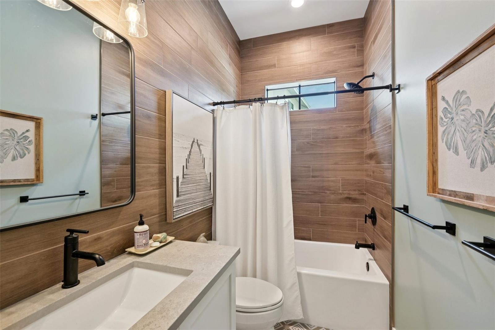 RIVER HARBOR WEST - Residential