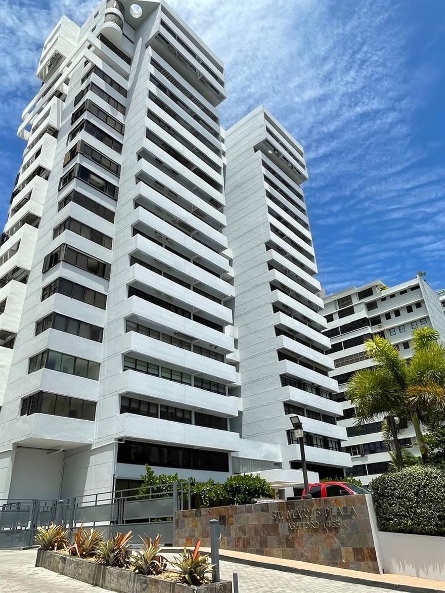 Enjoy r living in a privileged location at  St Mary's Plaza Condominium. Beach front condo with direct access to the beach. High floor beautiful apartment with amazing ocean and city views, tastefully renovated and with natural light coming in through the large glass windows. The apartment consists of 3 bedrooms, 2 full beautiful renewed bathrooms and two semi covered parking spaces. It has a spacious open living and dining area, kitchen fully equipped with stainless steel appliances, granite counter tops and a breakfast table. Separate laundry area with a sink. Walking distance to supermarkets, restaurants, hotels, spas, LIV fitness center, hair salon, coffee shops, clothing store, museums, bilingual St John's and Robinson schools and much more. Easy access to the main avenues. For your peace of mind the building has full power back up generator and water cistern, playground, gym, 24 hour security, game area and a relaxing heated pool. Price negotiable. Don't miss this opportunity! Call for showing.