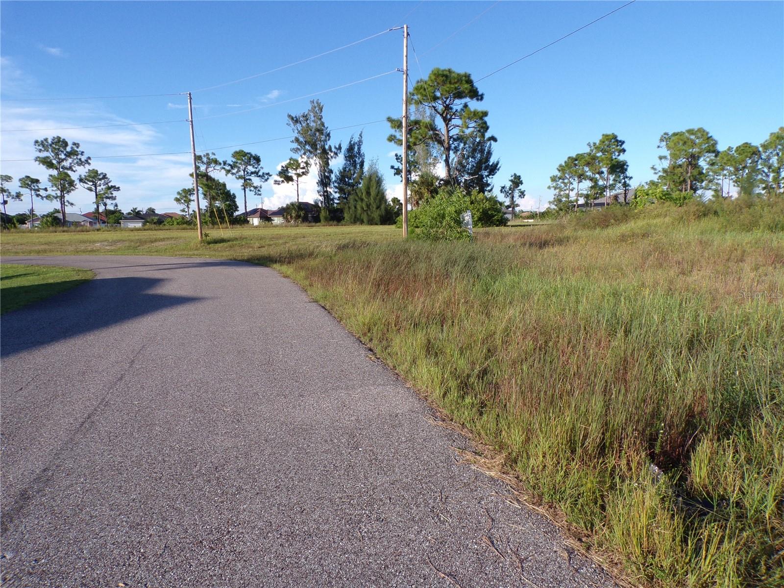 CAPE CORAL - Land