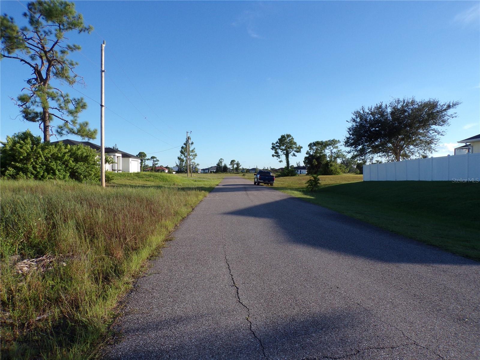CAPE CORAL - Land