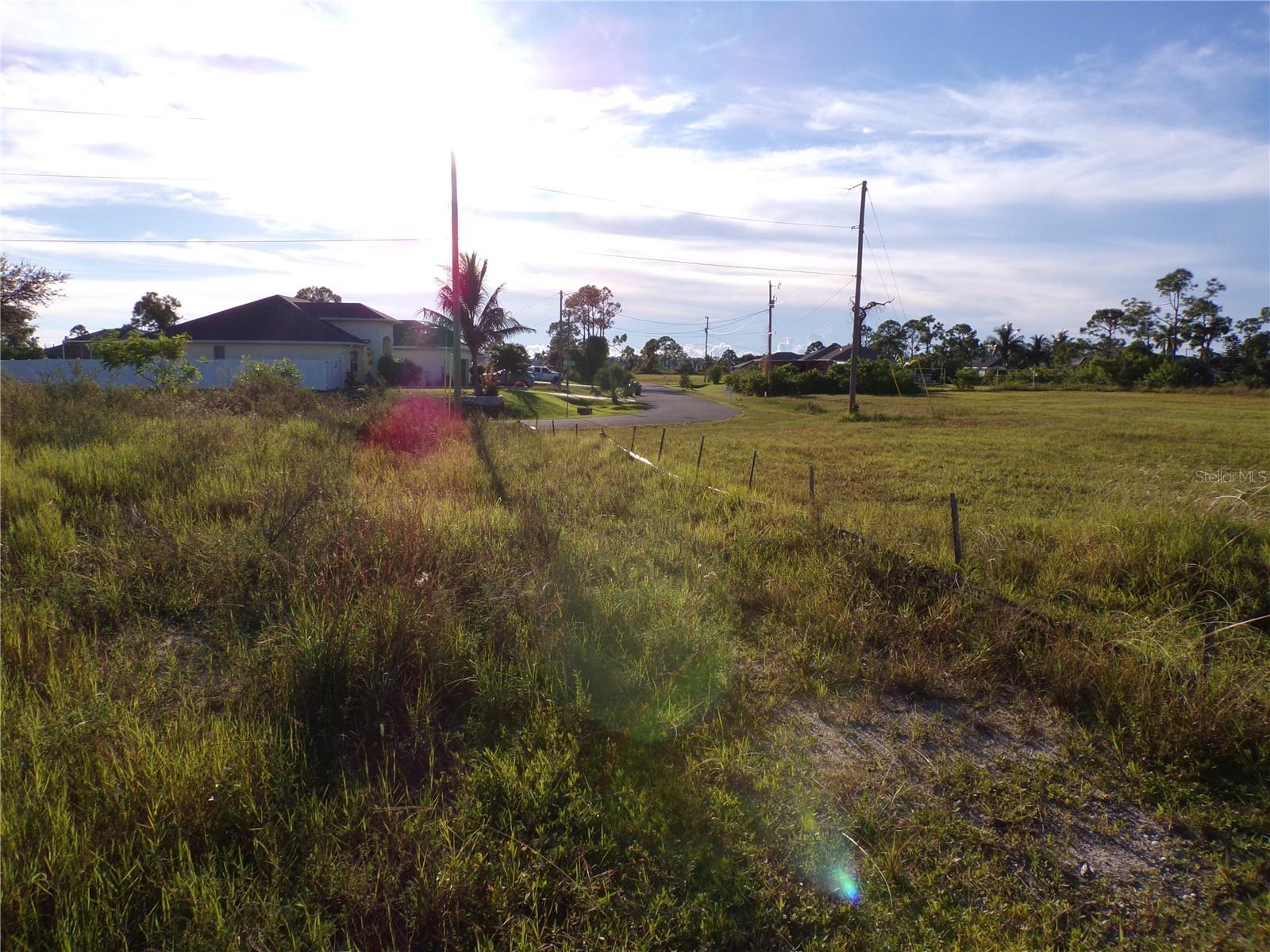 CAPE CORAL - Land
