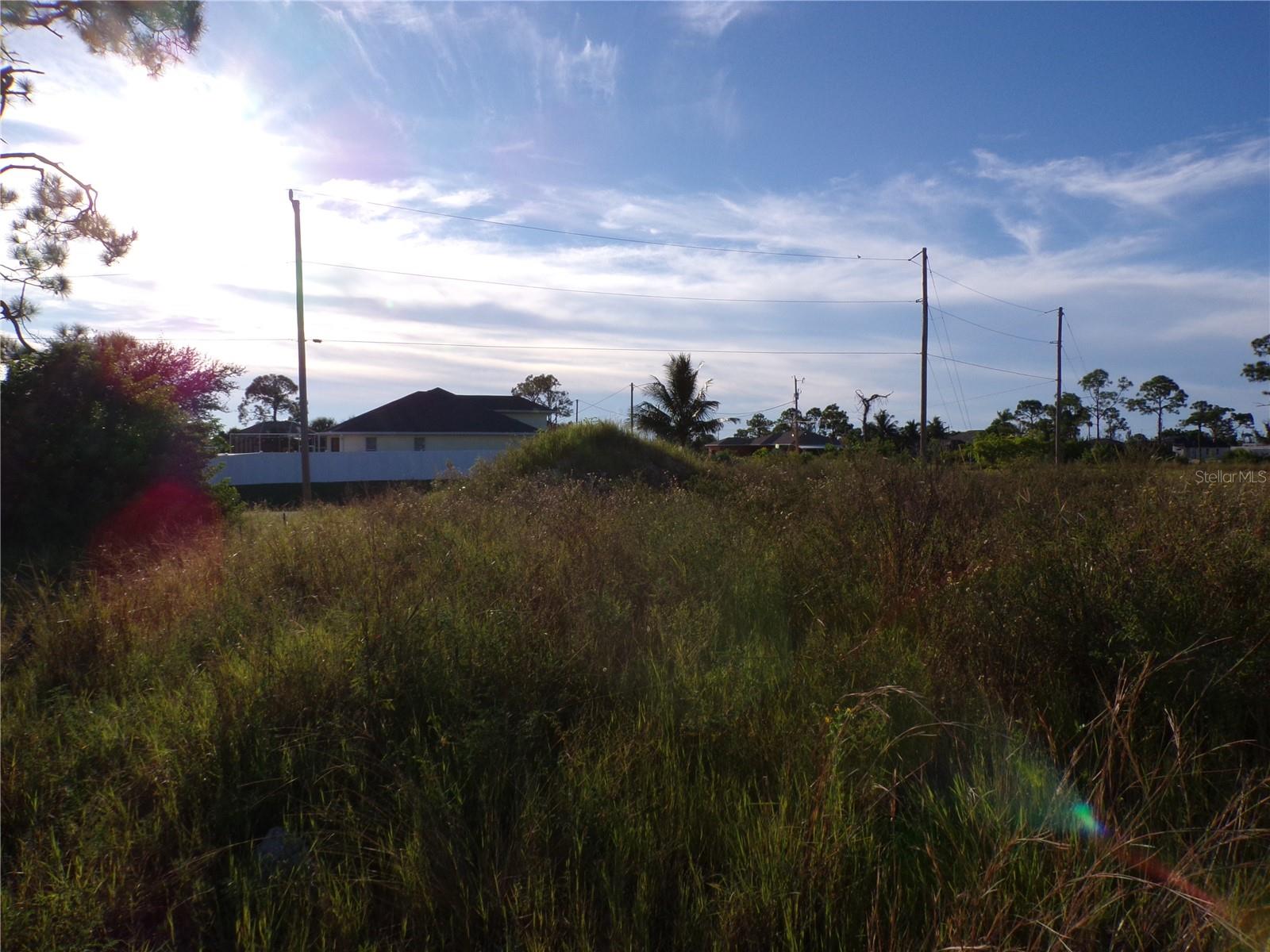 CAPE CORAL - Land