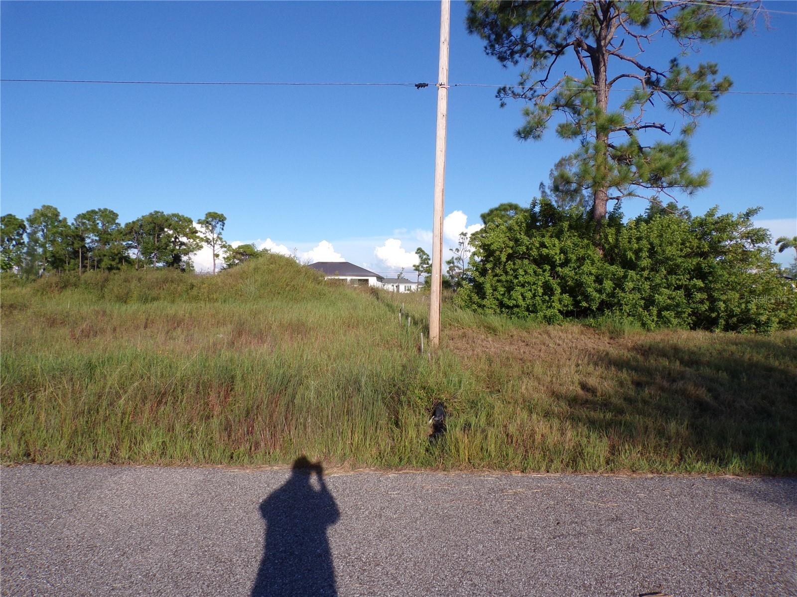 CAPE CORAL - Land