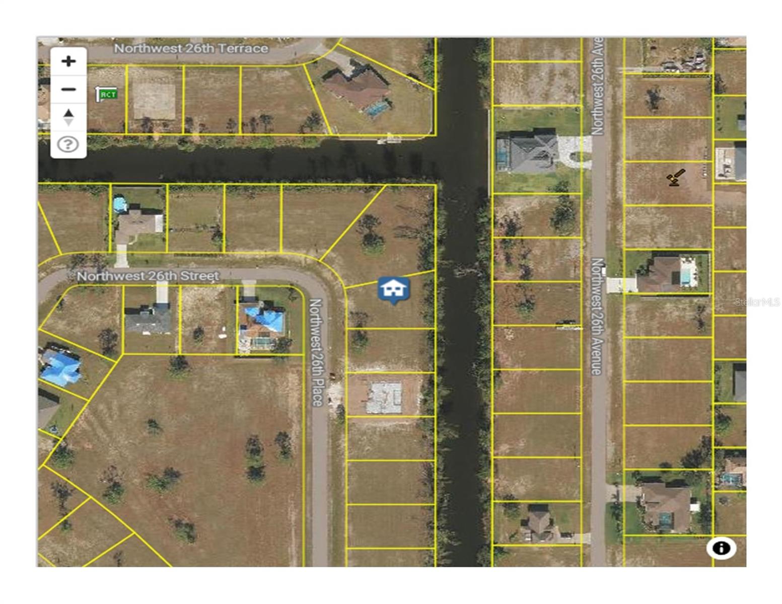CAPE CORAL - Land