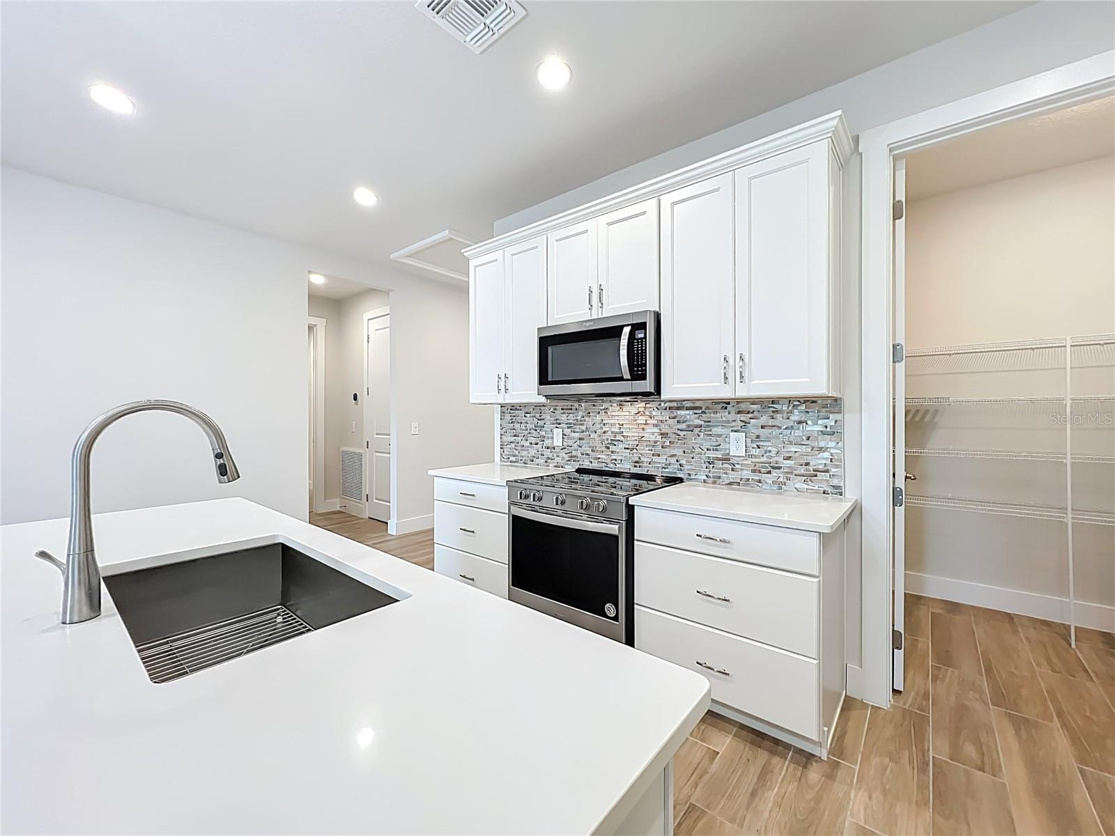 RIVERSIDE OAKS PH 1 - Residential