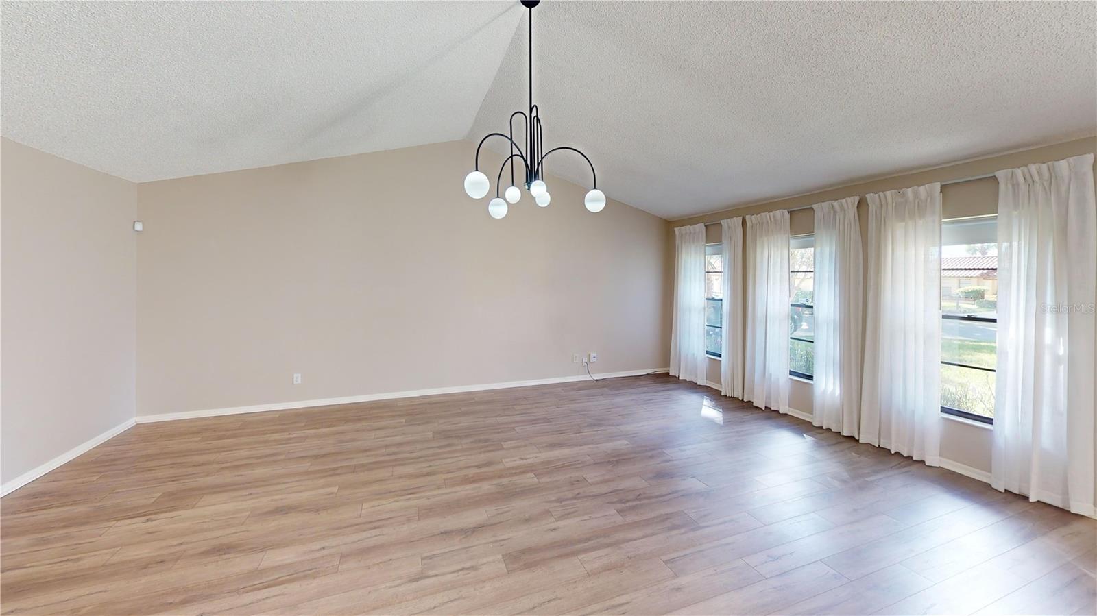 GRANADA VILLAS PH 01 - Residential