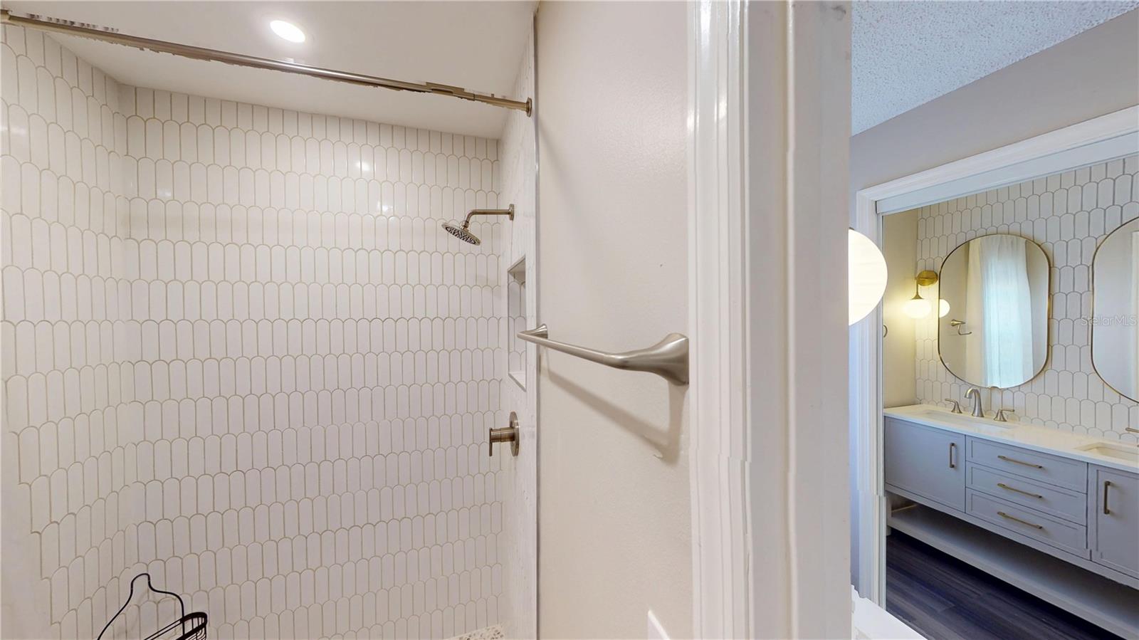 GRANADA VILLAS PH 01 - Residential