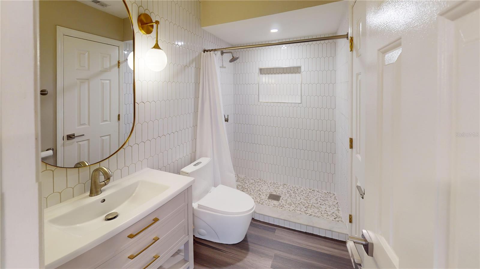 GRANADA VILLAS PH 01 - Residential