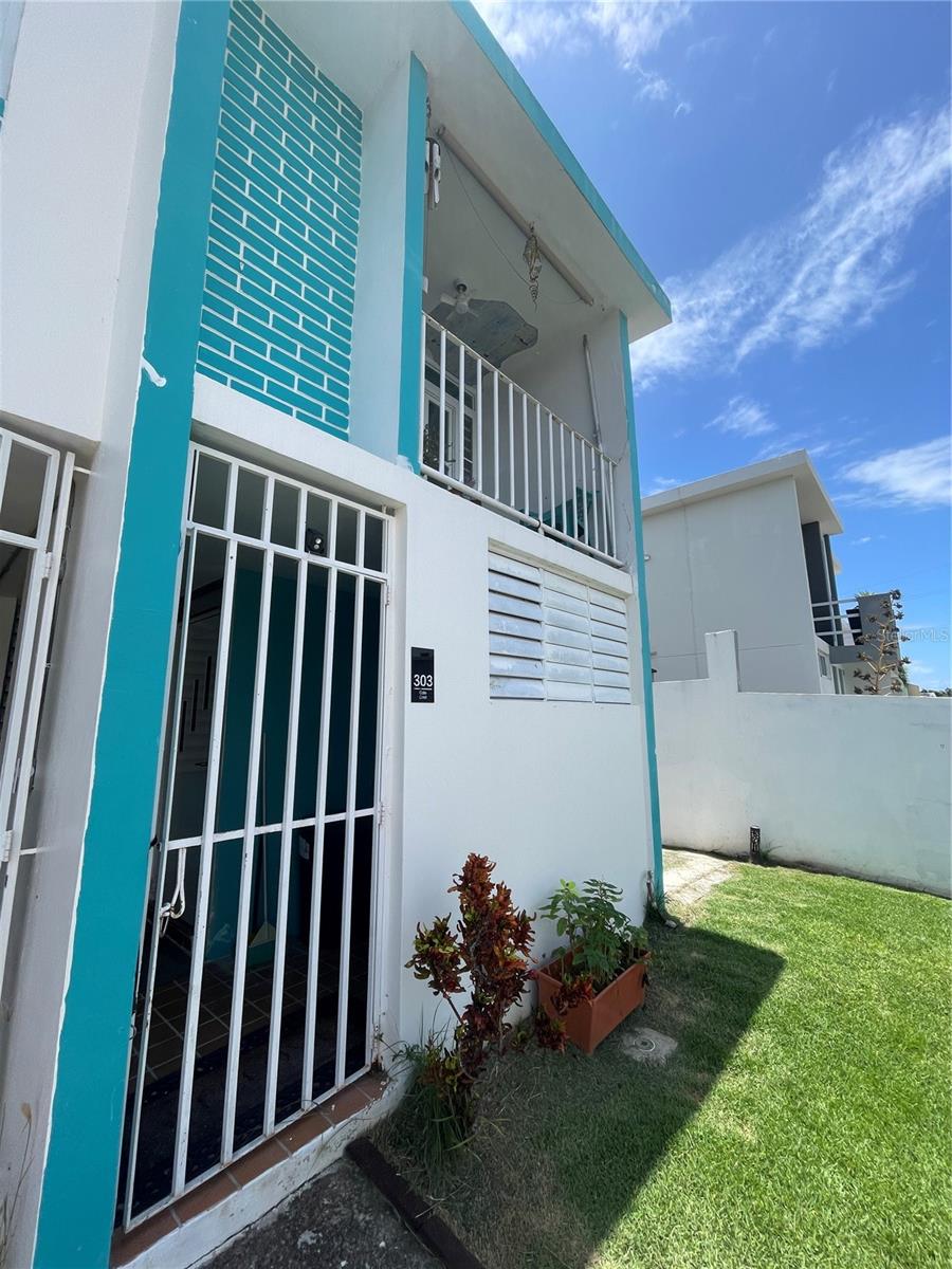 303 CORAL STREET E-20