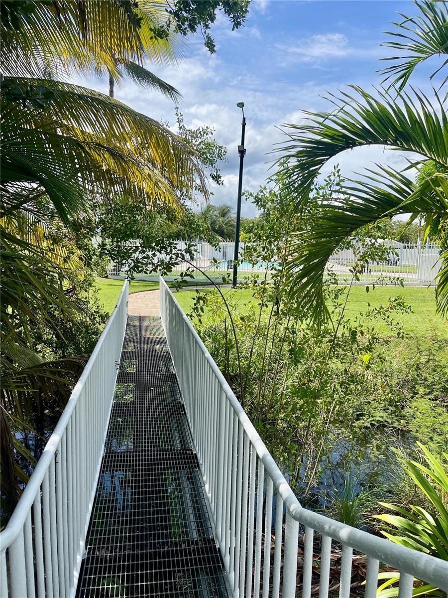 VILLAS DEL MAR HOMEOWNERS ASSOCIATION - Residential