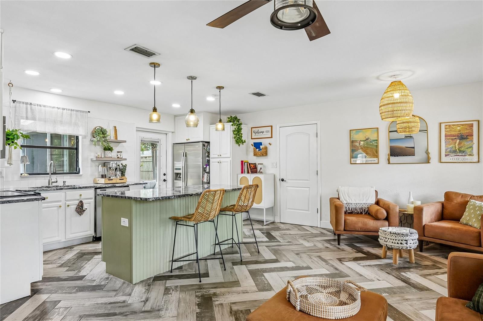 PINE RIDGE - Residential