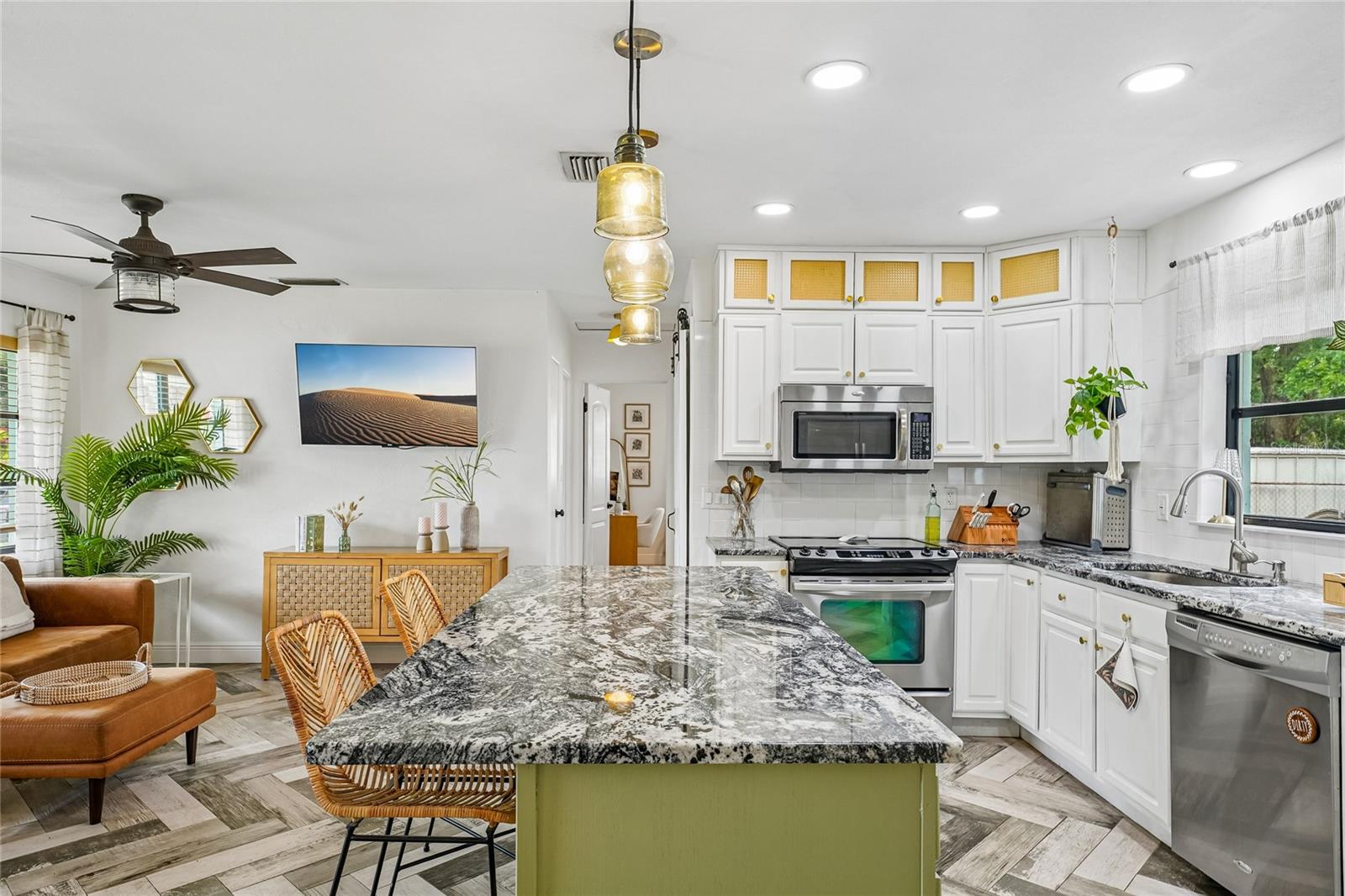 PINE RIDGE - Residential