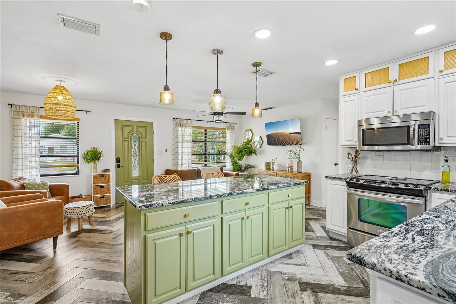 PINE RIDGE - Residential
