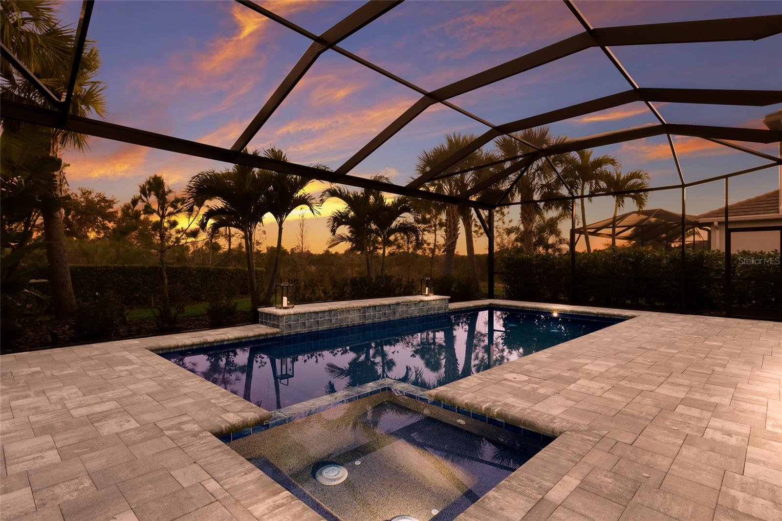 LAKEHOUSE COVE AT WATERSIDE - Residential