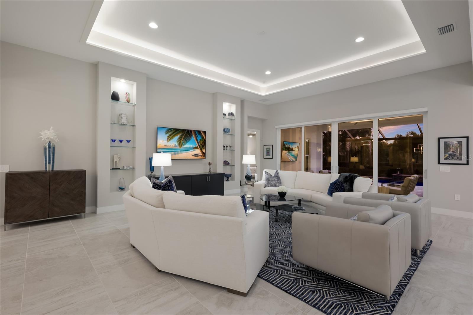 LAKEHOUSE COVE AT WATERSIDE - Residential