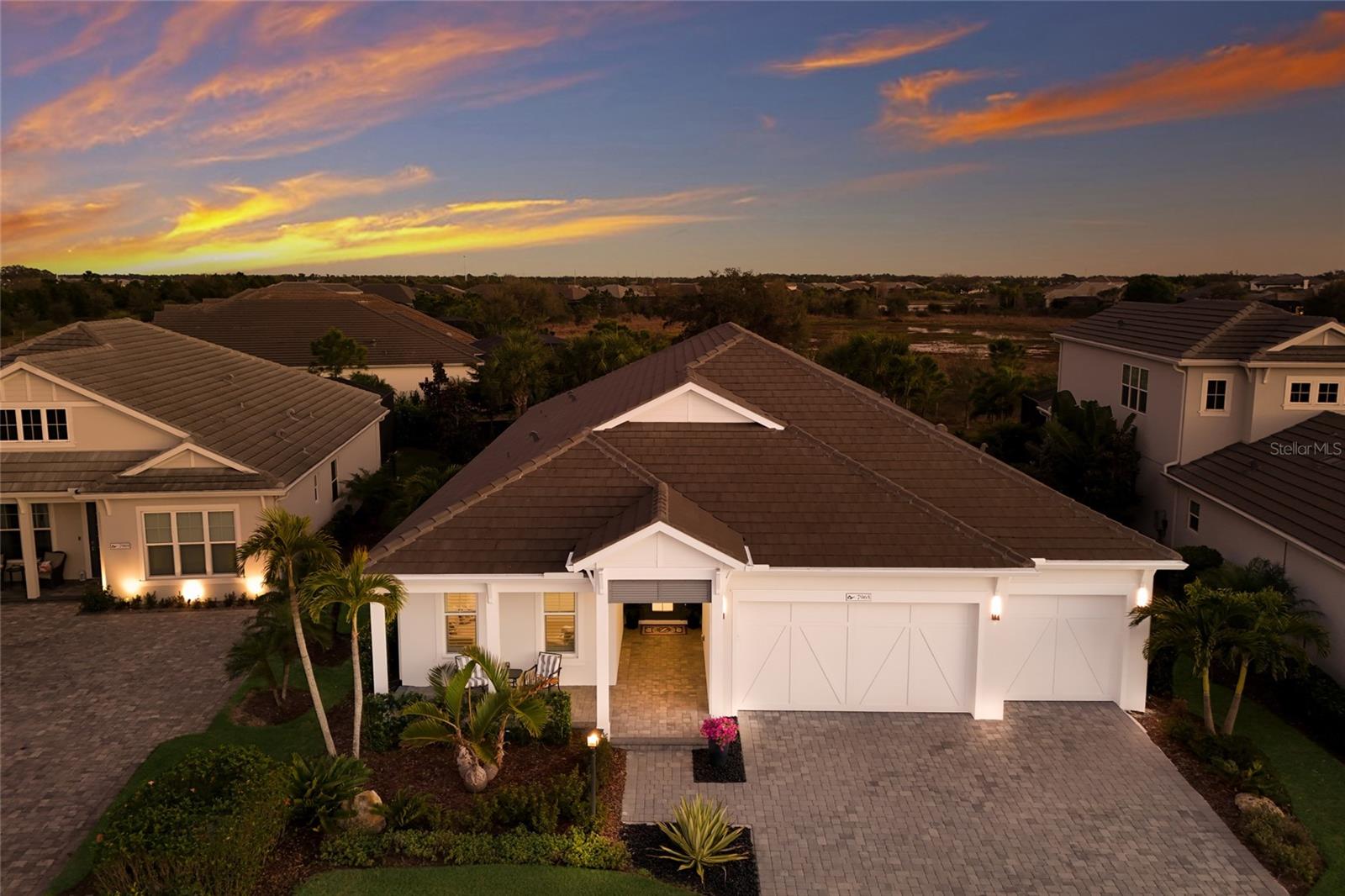 LAKEHOUSE COVE AT WATERSIDE - Residential