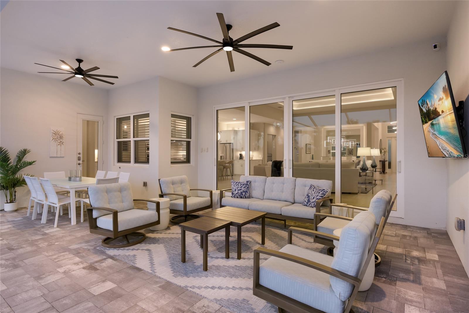 LAKEHOUSE COVE AT WATERSIDE - Residential