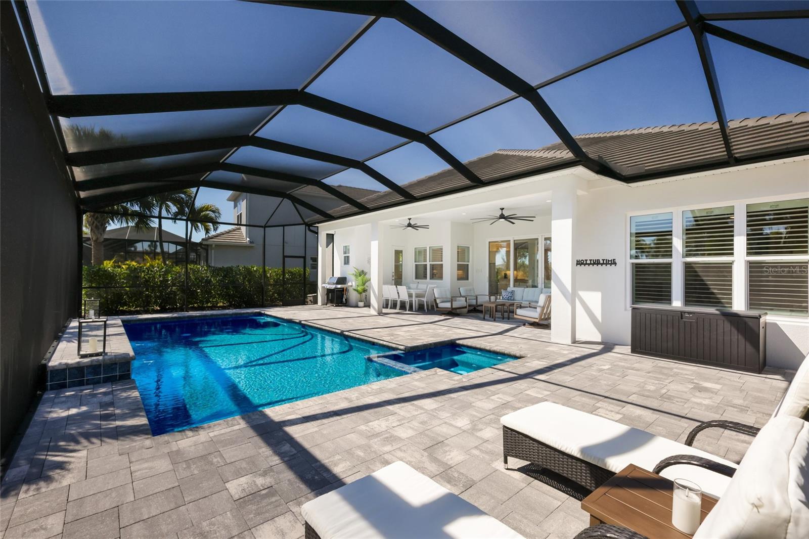 LAKEHOUSE COVE AT WATERSIDE - Residential